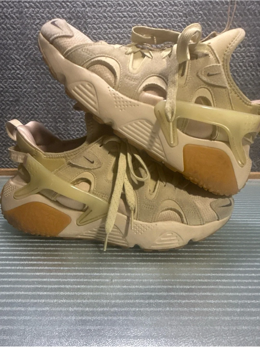 Huarache City Low   Tan Performance Sneakers